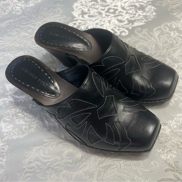 Gianni Bini “Saddle” Black Leather Western Style Mules Size 7.5-run small size 7 - Picture 9 of 11